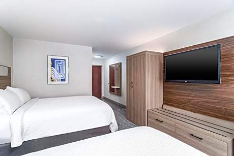 Queen Room with Two Queen Beds - Hearing Accessible/Non-Smoking