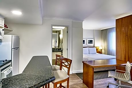 Apartment, 1 Queen Bed, Smoking, Balcony