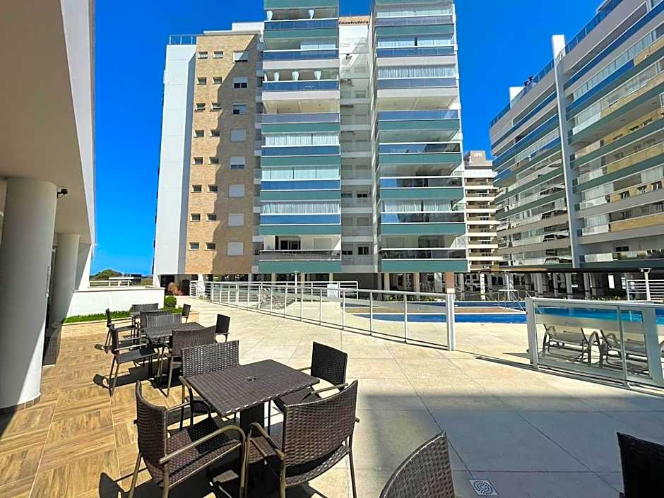 Cód 54 - Apartamento amplo com 3 suítes.