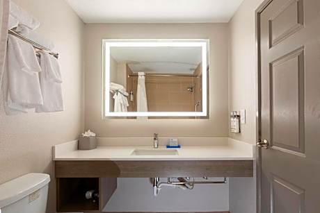 King Room - Hearing Accessible