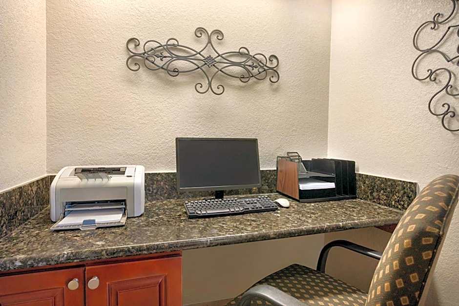 Baymont by Wyndham Kansas City KU Medical Center