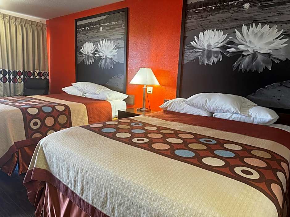 Super 8 by Wyndham Giddings