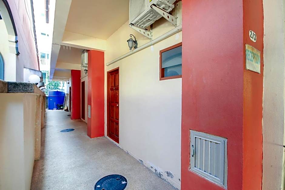 Ban Elephant Blanc Apartment