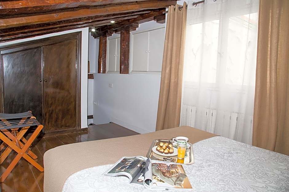 Oriente Palace Apartments