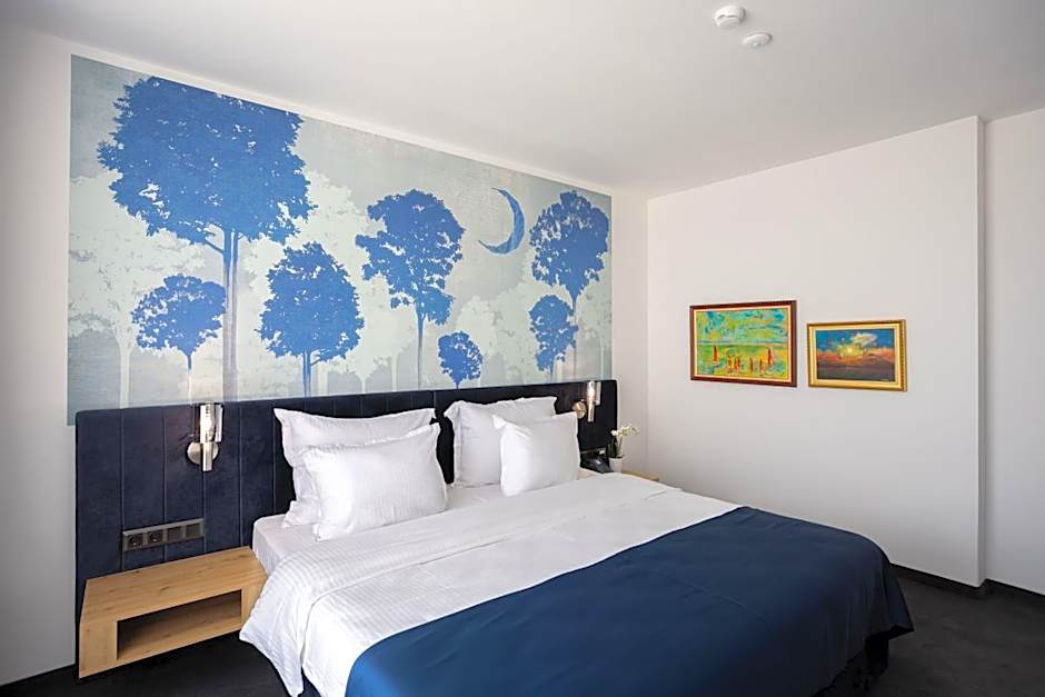 Blue Star Luxury Hotel