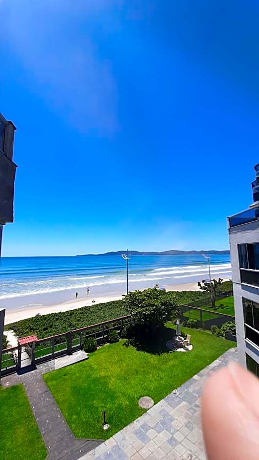 Itapema-Meia Praia- 3 quartos - Frente Mar!