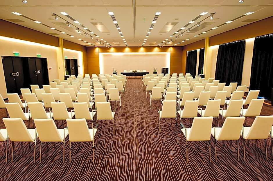 Abacus Business & Wellness Hotel