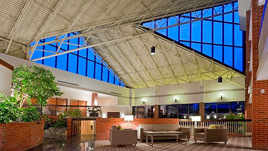 Holiday Inn Oakville Centre By IHG