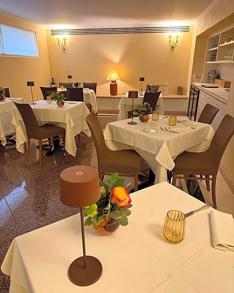 Ambassador Palace Hotel