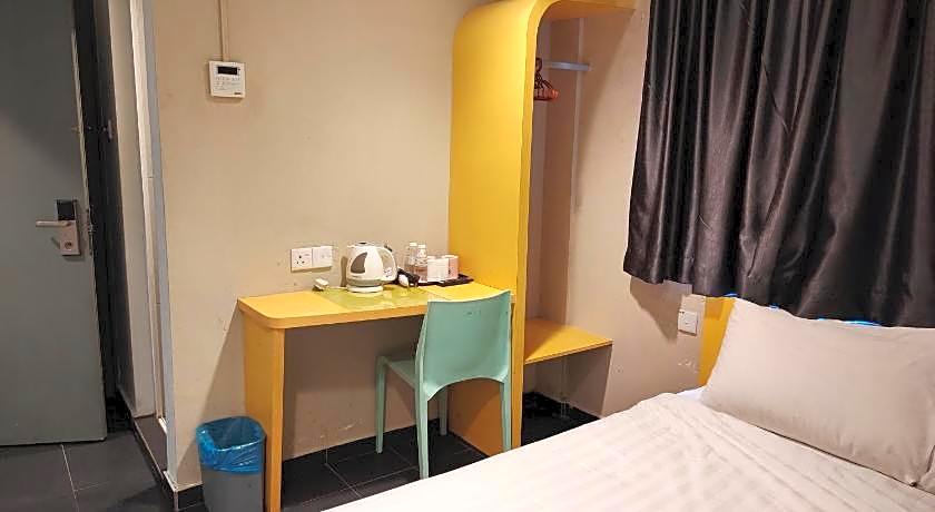 Kozi Hotel - Bukit Indah