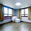 New Manhattan Tourist Hotel