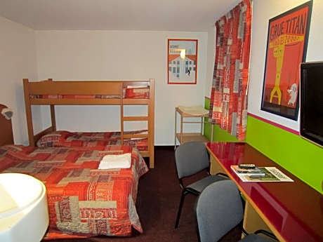 Family Room (2 Adults + 2 Children)