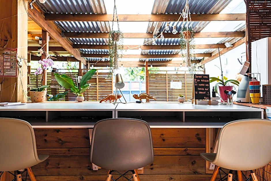 Les Baroudeurs Hostel