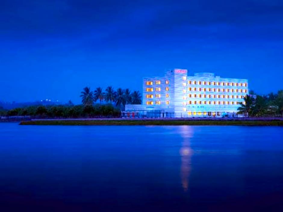 Hotel Naveen Lakeside