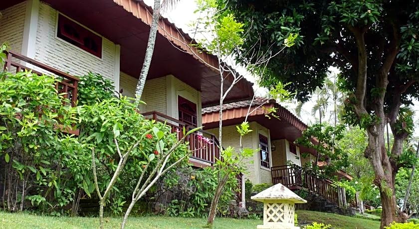 Puri Bunga Beach Cottages Hotel