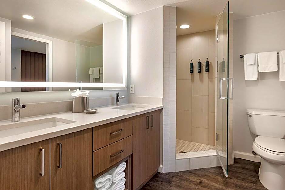 Hilton Grand Vacations on Paradise (Convention Center)