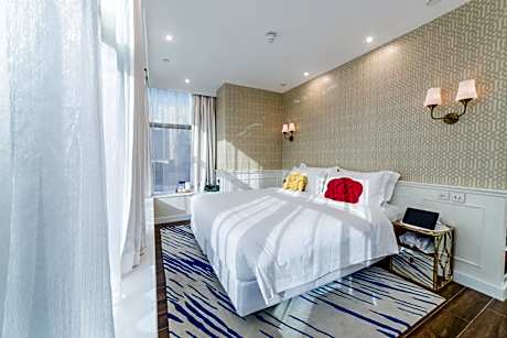 Premier Music Art King Room