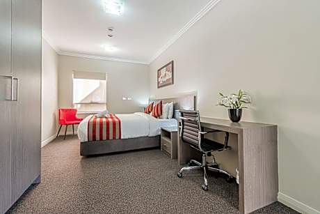 Apartment with Kitchenette