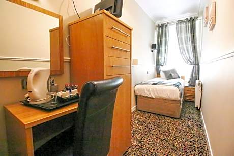 Single Room with Shared Bathroom