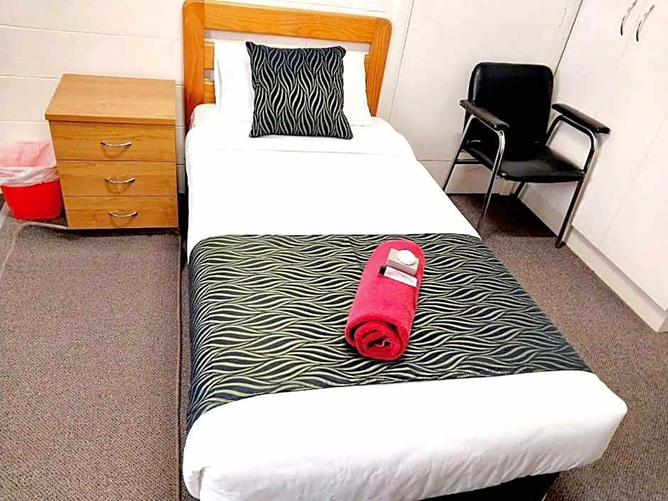 Golden Peak Motel PeakHill