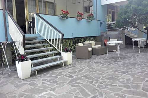 Hotel Carol