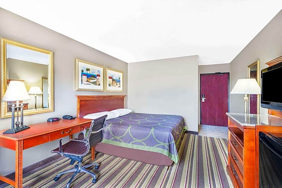 Super 8 by Wyndham Tilton/Lake Winnipesaukee