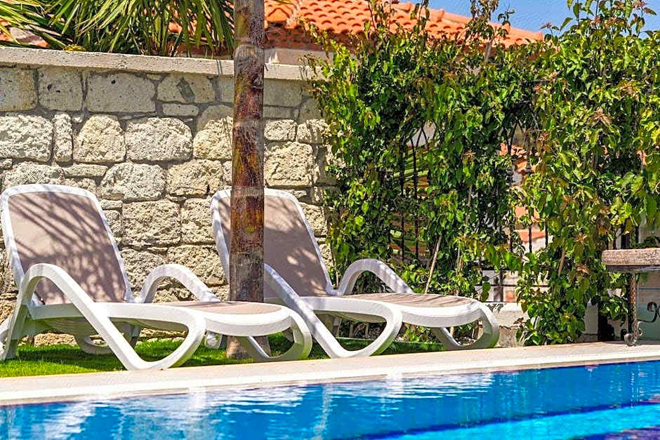 CEMAL ALACATI BUTIK HOTEL