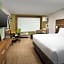 Holiday Inn Express & Suites North Brunswick