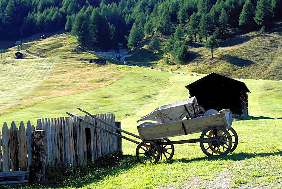 Alexander Charme Hotel