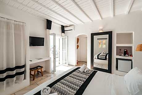 Superior Double Jetted Tub Sea View