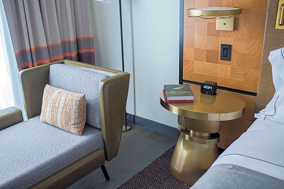 Canopy By Hilton Jersey City Arts District