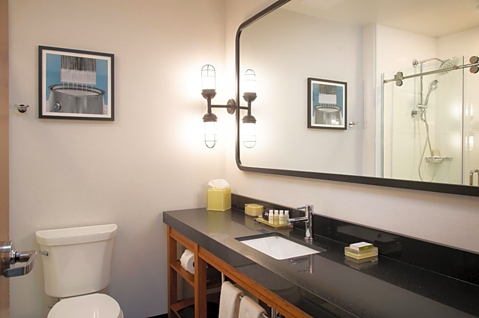 Hotel Indigo - Madison Downtown, an IHG Hotel