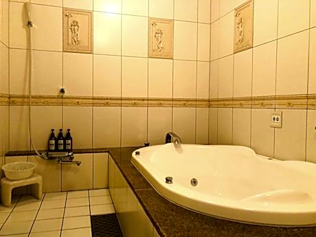Standard Twin Room - Non-Smoking