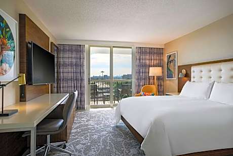 Club King Room