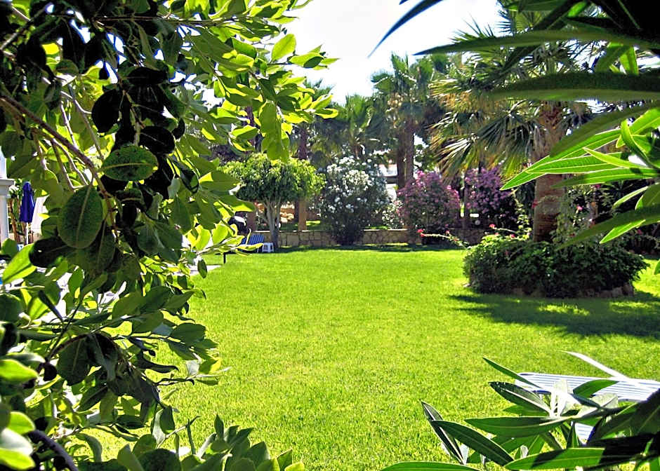 Rododafni Beach Apartments