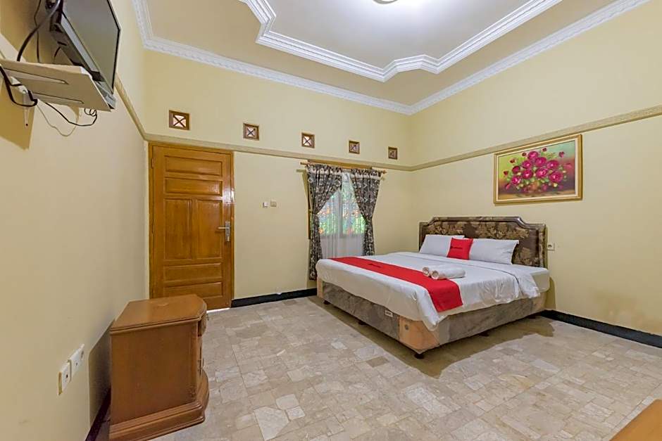 RedDoorz Syariah at Bumi Eyang Enin Homestay Tasikmalaya