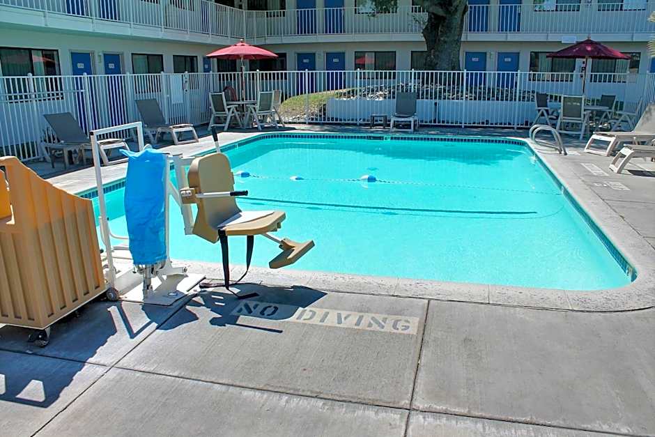 Motel 6-Atascadero, CA