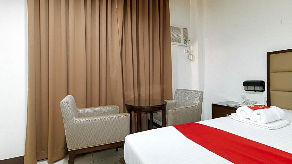 RedDoorz near Angeles University Foundation