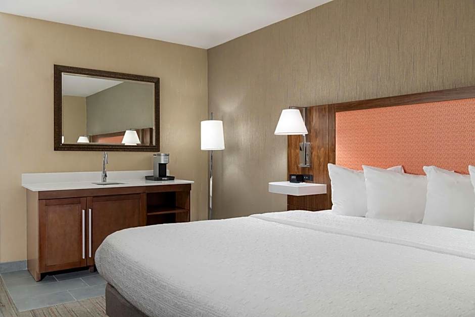 Hampton Inn By Hilton & Suites Sacramento - Cal Expo