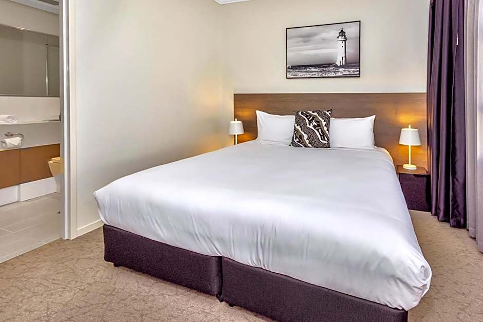 New Haus by Hougoumont Hotel, former Bannister 22