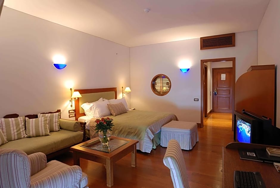 Elounda Beach Hotel & Villas, a Member of the Leading Hotels of the Wo