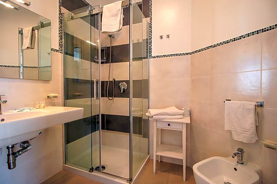 Hotel Il Faro Della Guitgia Tommasino