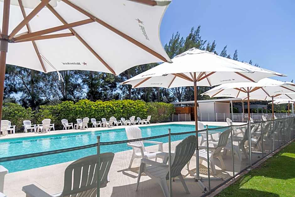 Howard Johnson Funes