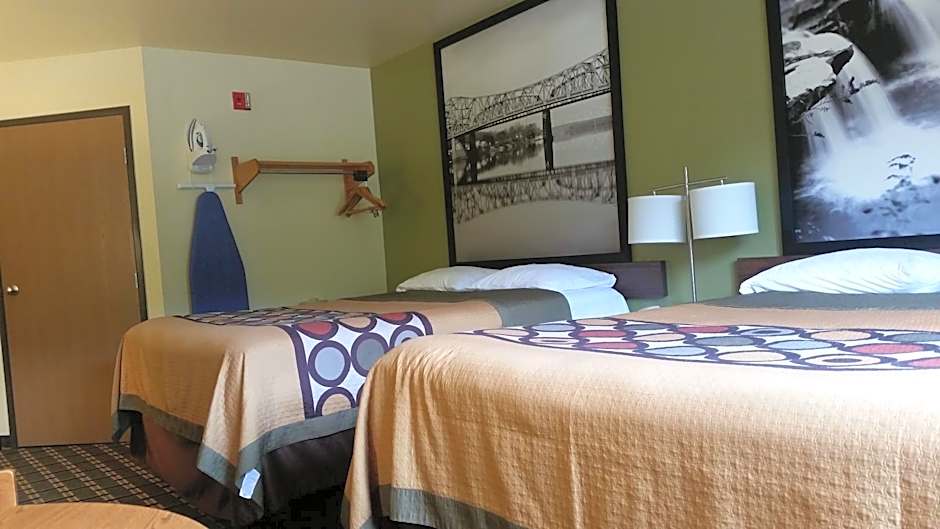 Super 8 by Wyndham Wheeling