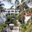 Pelicano Inn Playa del Carmen - Beachfront Hotel