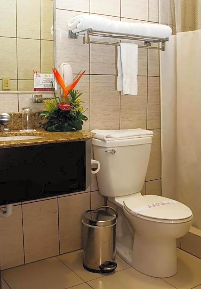 Hotel & Suites Rincon Del Valle