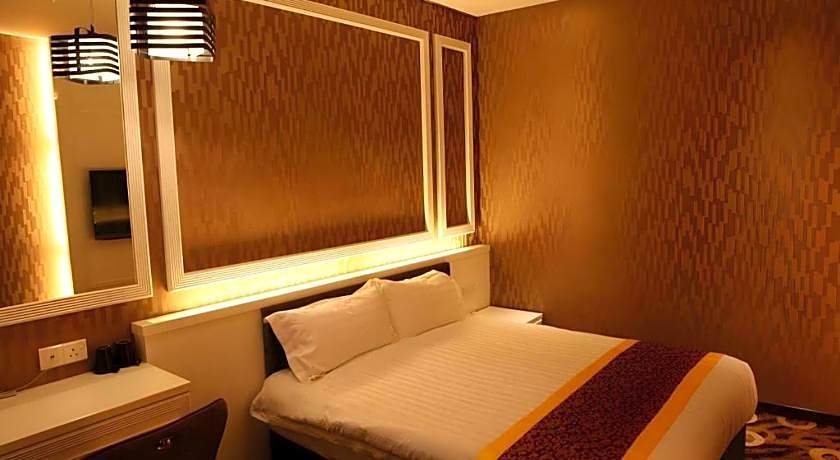 Golden Valley Hotel