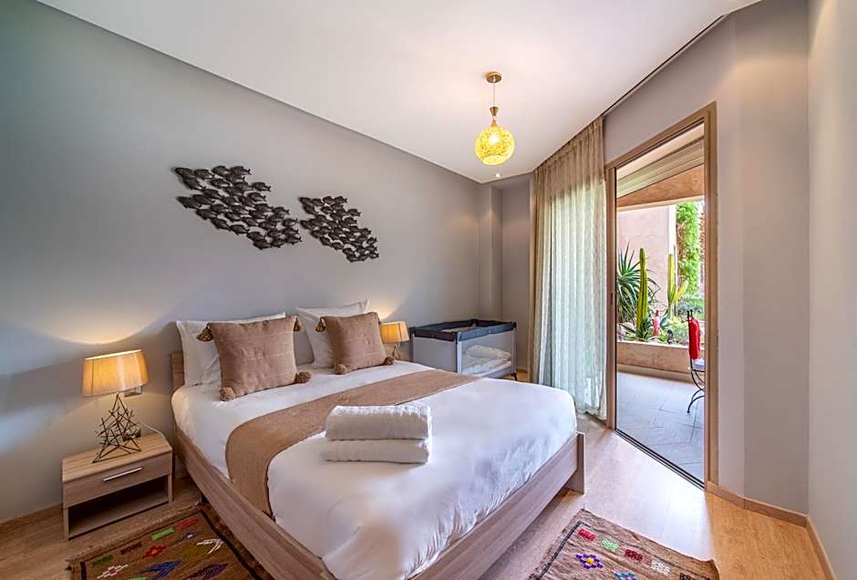 Relaxing Summer-Pool-Garden-Wifi