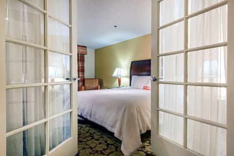 1 King Mobility Accessible W/Roll In Shower