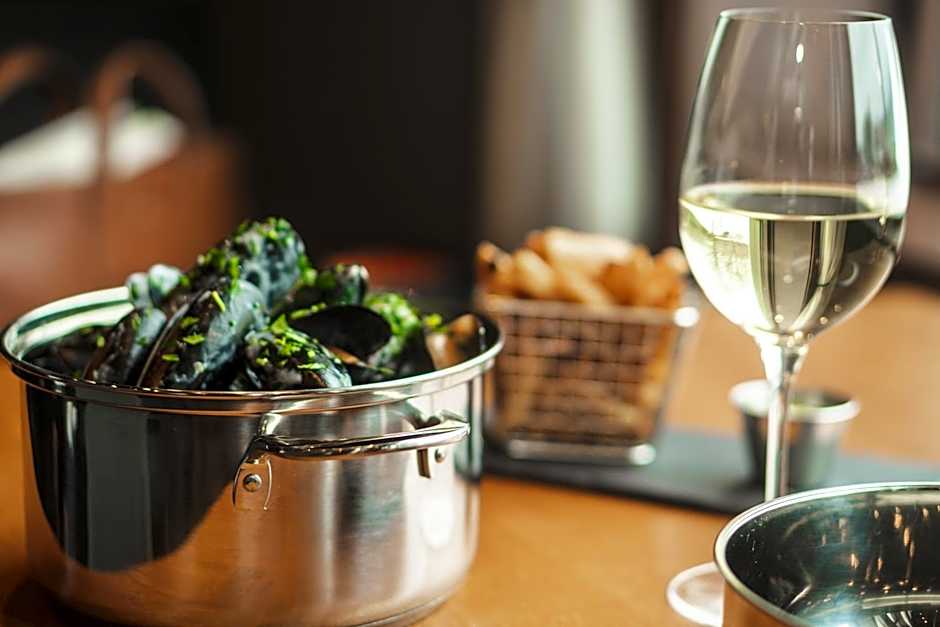 Centre De Congres Et Hotel La Sagueneenne